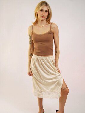 70s Slip Skirt (M) medium cream vintage Vanity Fair lacy coquette under garment